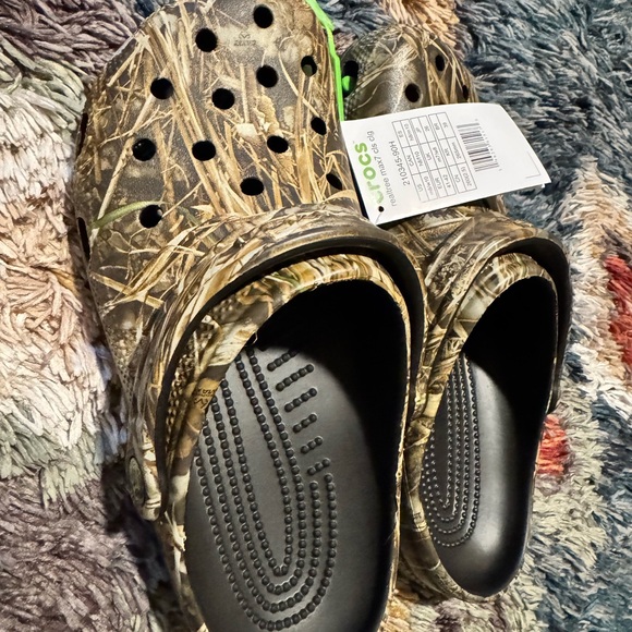 Realtree Camo Crocs - Picture 2 of 3